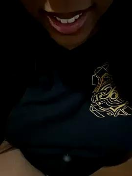 Photos of CaramelGoddess1 from StripChat is Freechat