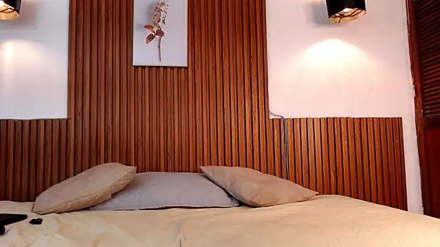 caramelo_hot7 from StripChat is Freechat