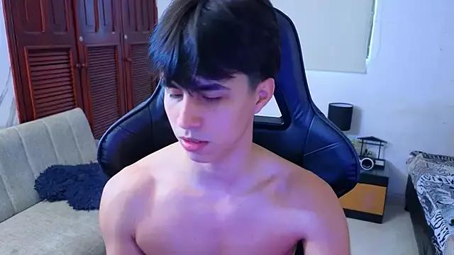 carl_dixon from StripChat is Freechat