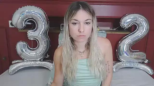 carlaaa from StripChat is Freechat