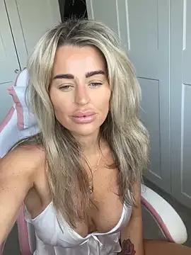 Photos of Carmel_Louise from StripChat is Freechat
