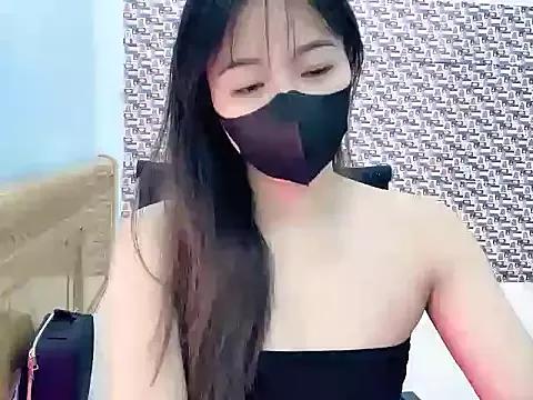 Caroline-babe from StripChat is Freechat