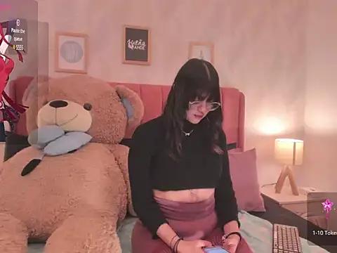 Girls and cam to cam: Watch as these sophisticated entertainers uncover their stunning costumes and curvaceous curves online!