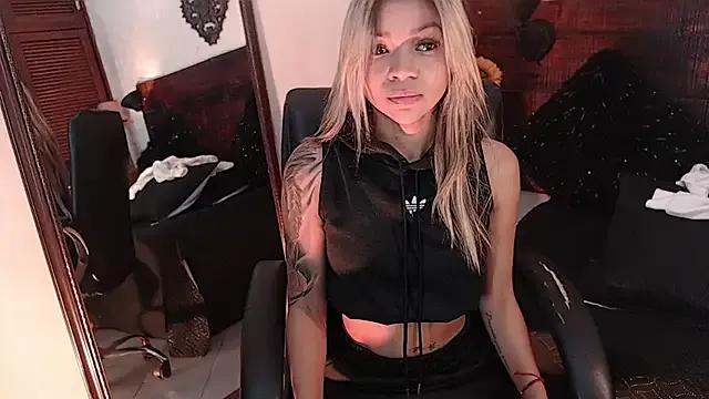 Girls and cam to cam: Watch as these sophisticated entertainers uncover their stunning costumes and curvaceous curves online!