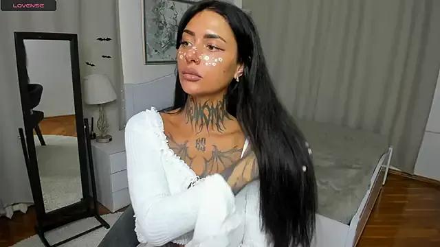 CharimgSabrina from StripChat is Freechat