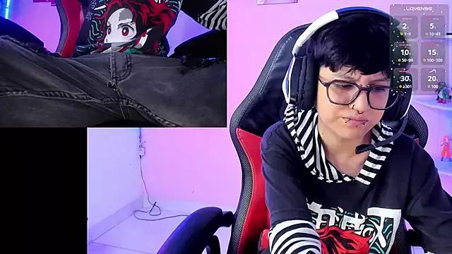 Girls and cam to cam: Watch as these sophisticated entertainers uncover their stunning costumes and curvaceous curves online!