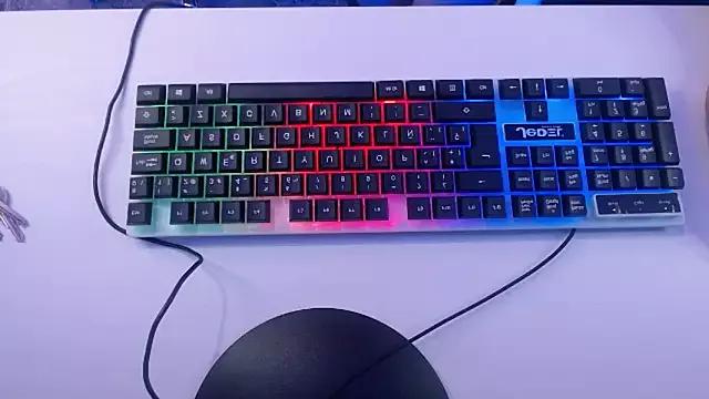 Charly_and_laura from StripChat is Freechat