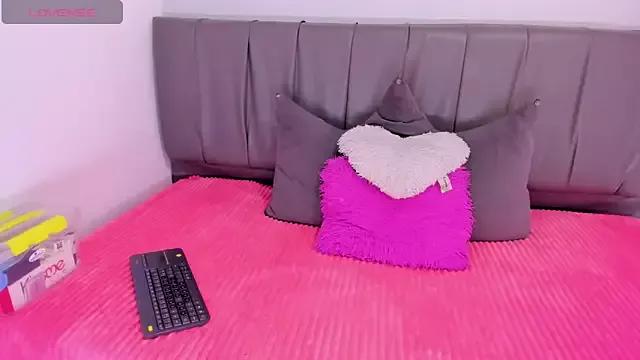 Girls and cam to cam: Watch as these sophisticated entertainers uncover their stunning costumes and curvaceous curves online!