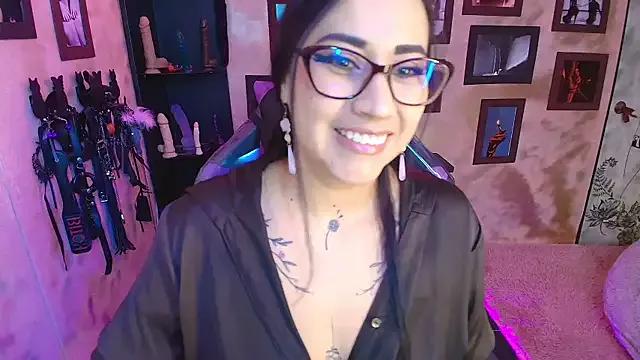 Girls and cam to cam: Watch as these sophisticated entertainers uncover their stunning costumes and curvaceous curves online!