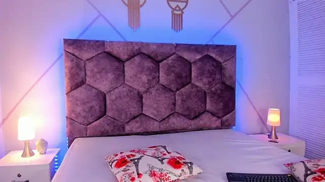 Girls and cam to cam: Watch as these sophisticated entertainers uncover their stunning costumes and curvaceous curves online!