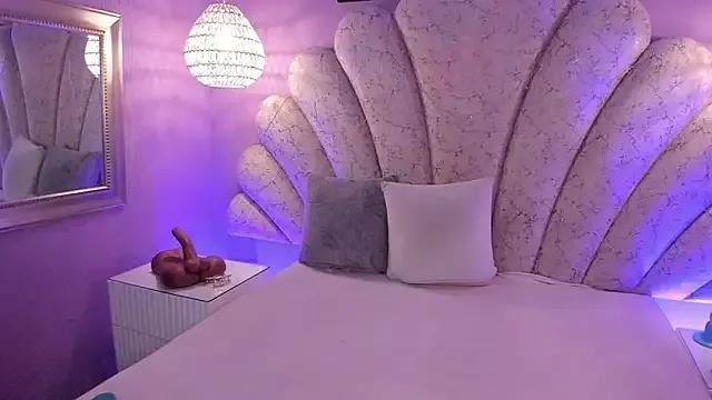 Girls and cam to cam: Watch as these sophisticated entertainers uncover their stunning costumes and curvaceous curves online!