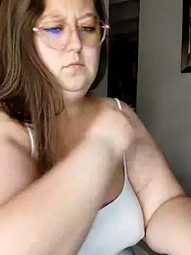 Chloee_Peach from StripChat is Freechat
