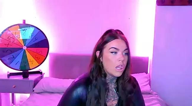 Girls and cam to cam: Watch as these sophisticated entertainers uncover their stunning costumes and curvaceous curves online!