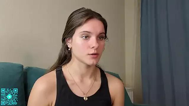 chloemilka from StripChat is Freechat