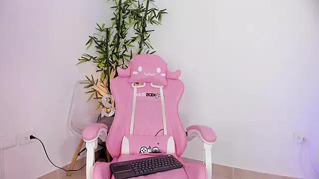 ChloeShade from StripChat is Freechat