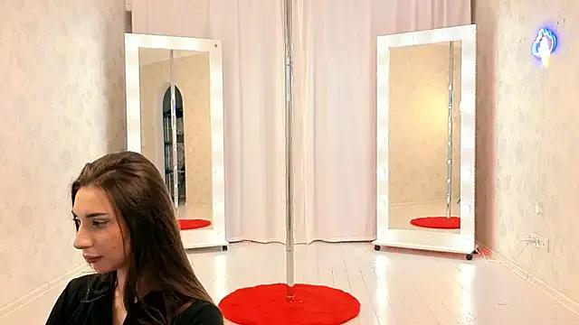 Chloewilldd from StripChat is Freechat