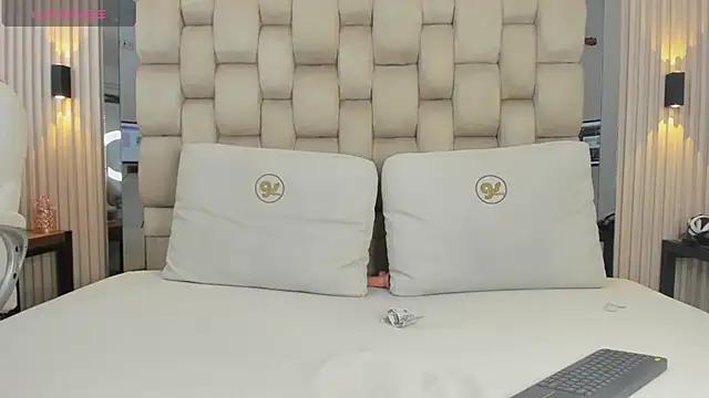 Girls and cam to cam: Watch as these sophisticated entertainers uncover their stunning costumes and curvaceous curves online!