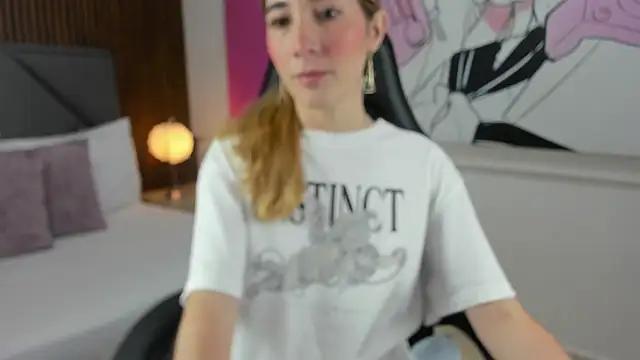 Girls and cam to cam: Watch as these sophisticated entertainers uncover their stunning costumes and curvaceous curves online!