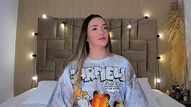 ClaradelMar from StripChat is Freechat