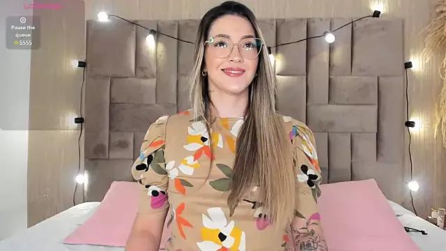 Girls and cam to cam: Watch as these sophisticated entertainers uncover their stunning costumes and curvaceous curves online!