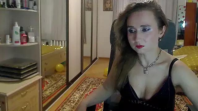 Girls and cam to cam: Watch as these sophisticated entertainers uncover their stunning costumes and curvaceous curves online!