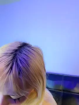 Cloe_five from StripChat is Freechat