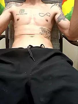 Couplehotkiss from StripChat is Freechat