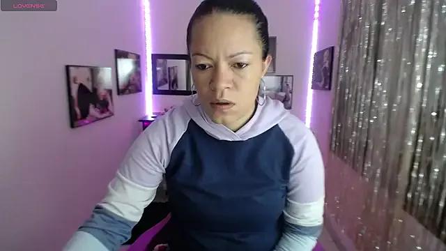 Girls and cam to cam: Watch as these sophisticated entertainers uncover their stunning costumes and curvaceous curves online!