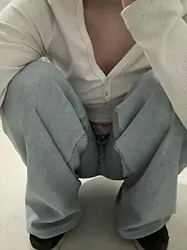 Photos of Cumonmme from StripChat is Freechat