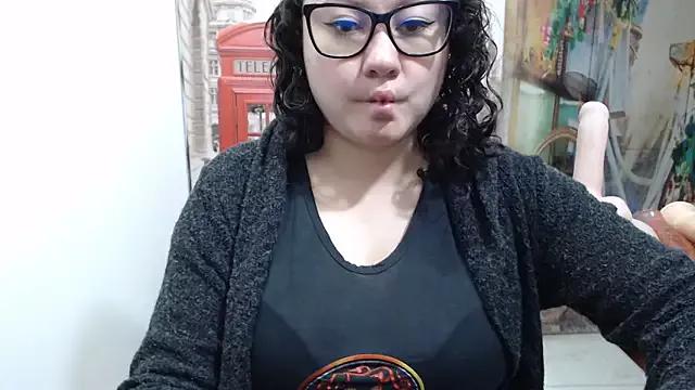 curly_greeneyed from StripChat is Freechat