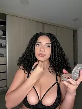 Curlyierr from StripChat is Freechat