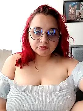 CURVY-HORNY from StripChat is Freechat