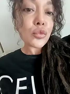 Curvy_GoddessUK from StripChat is Freechat