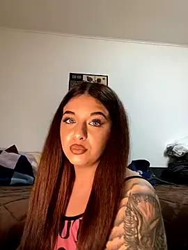 CurvyRush from StripChat is Freechat