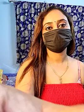 Cute-lusi from StripChat is Freechat