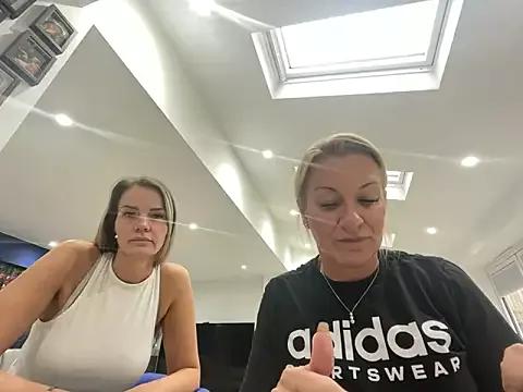 Girls and cam to cam: Watch as these sophisticated entertainers uncover their stunning costumes and curvaceous curves online!