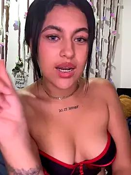 DaffneMiller from StripChat is Freechat