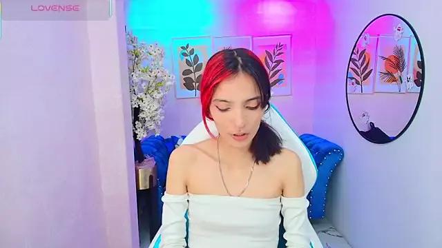 Dafne_huges from StripChat is Freechat