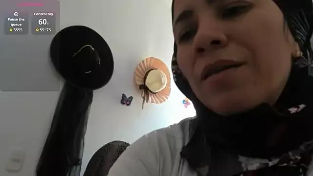 Girls and cam to cam: Watch as these sophisticated entertainers uncover their stunning costumes and curvaceous curves online!