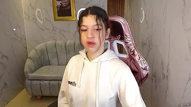 dalilah420_s from StripChat is Freechat