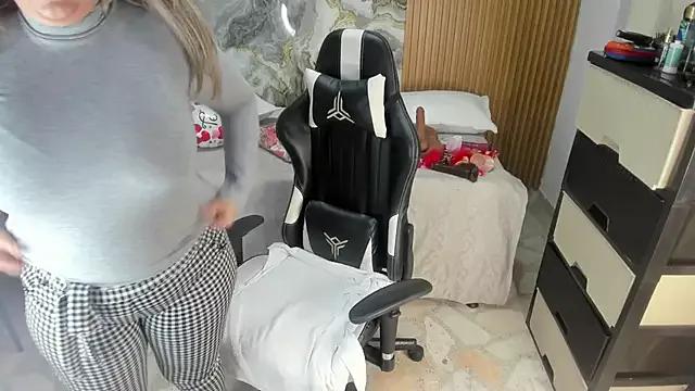 Girls and cam to cam: Watch as these sophisticated entertainers uncover their stunning costumes and curvaceous curves online!
