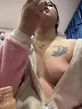 Daphnee-x from StripChat is Freechat