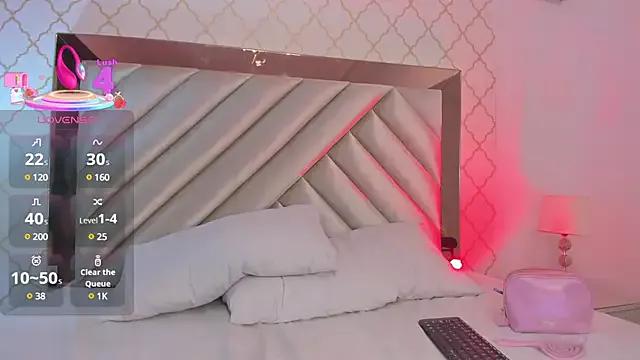 daphneebridge from StripChat is Freechat