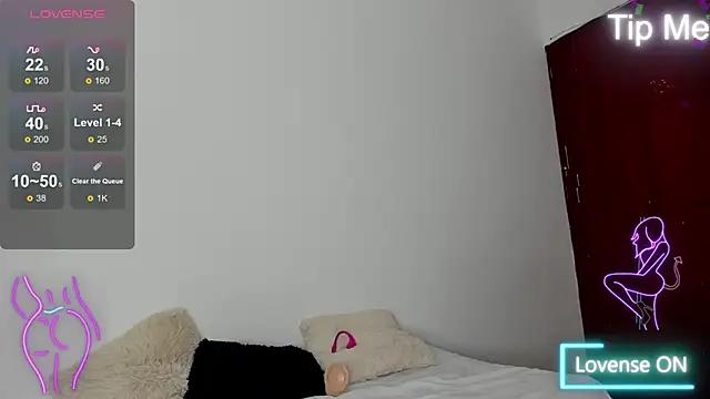 Dark_dolly_ from StripChat is Freechat