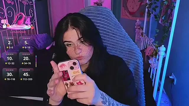 Girls and cam to cam: Watch as these sophisticated entertainers uncover their stunning costumes and curvaceous curves online!