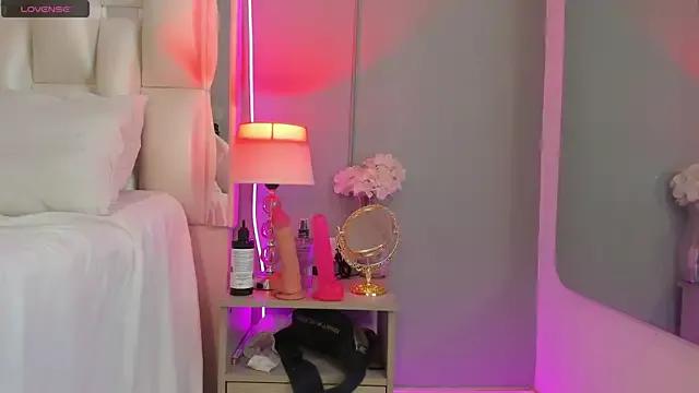 Girls and cam to cam: Watch as these sophisticated entertainers uncover their stunning costumes and curvaceous curves online!