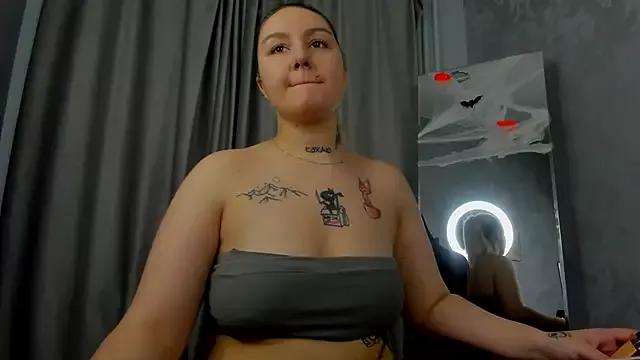 Girls and cam to cam: Watch as these sophisticated entertainers uncover their stunning costumes and curvaceous curves online!