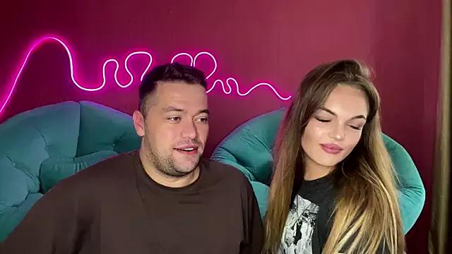 deeplookscouple from StripChat is Freechat