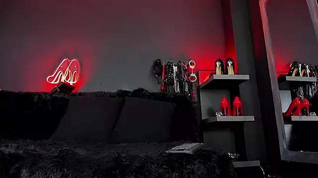 Girls and cam to cam: Watch as these sophisticated entertainers uncover their stunning costumes and curvaceous curves online!