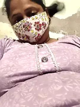 DesiLoverz from StripChat is Freechat